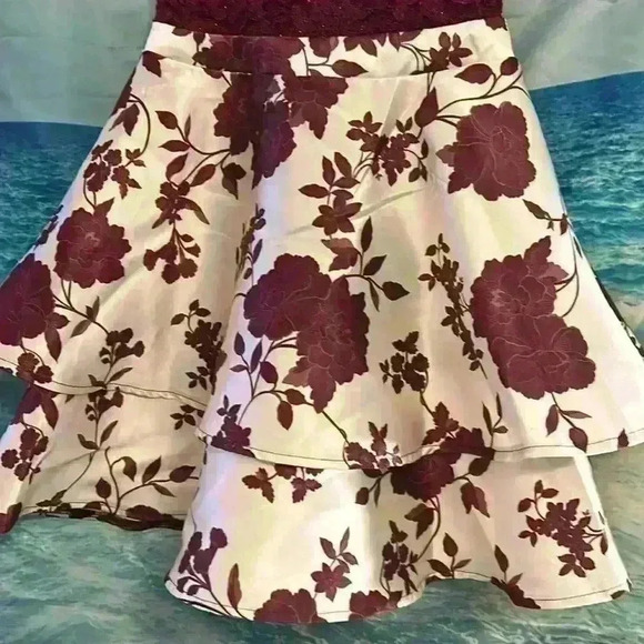 Red and White Floral Formal Knee Length Dress - Picture 7 of 10